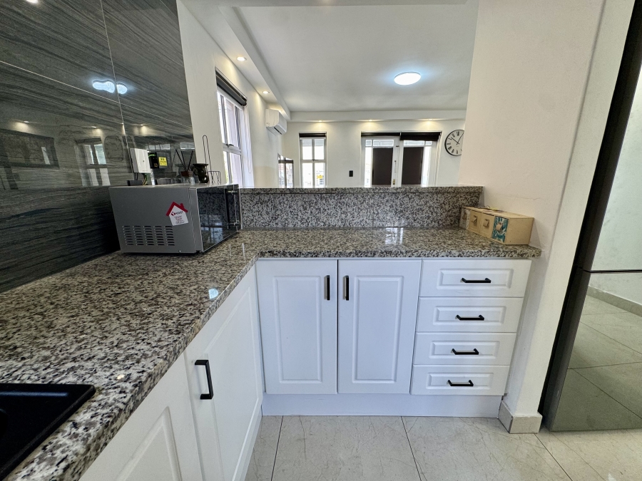 To Let 2 Bedroom Property for Rent in Parklands Western Cape